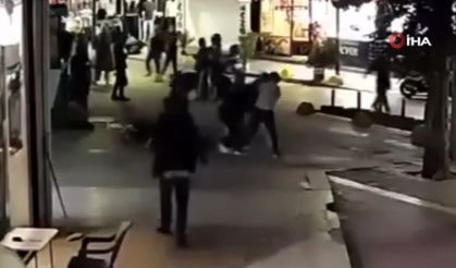 "Annemi bırakın" diye feryat etti: Kocaeli'de anne ve kızını cadde ortasında darbettiler