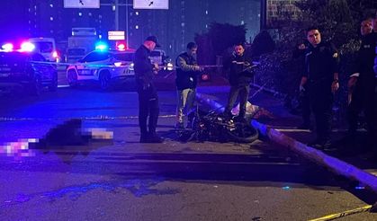 Küçükçekmece’de motosikletin otomobille çarpıştığı ölümlü kaza kamerada!