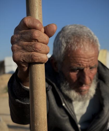 Abluka altında yaşamak kadar defnedilmek de zor!