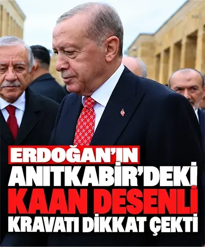 Erdoğan’ın Anıtkabir’deki KAAN desenli kravatı dikkat çekti