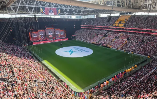 TÜGVA Yaz Okulları finaline ünlü isimler akın etti! RAMS Park'ta renkli görüntüler