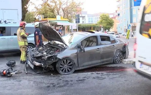 Kartal’da 100 metre sürüklenen otomobilin kaza sonrası görüntüleri dikkat çekti!