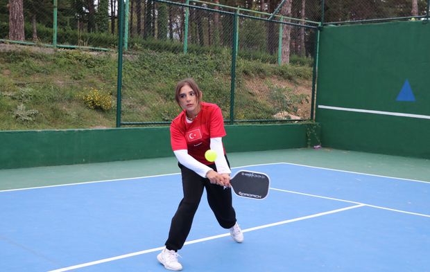 Milli Pickleball'cular Ecrin Kaya ve Damla Nadaroğlu’nun hedefi Avrupa Şampiyonluğu