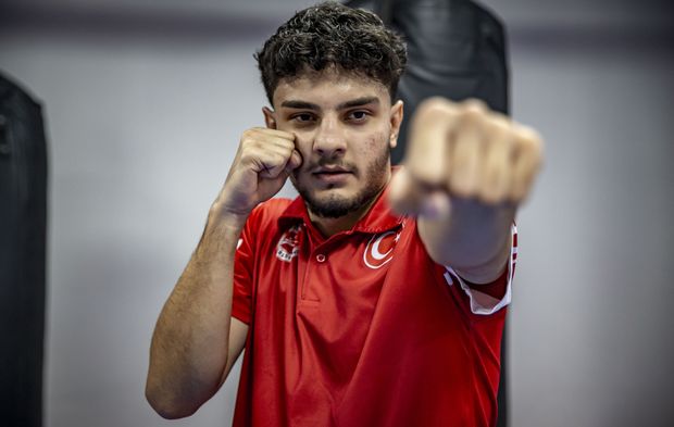 Milli kick boksçu Muhammet Emin Aras Özbekistan'da Dünya Kupası şampiyonluğu hedefliyor
