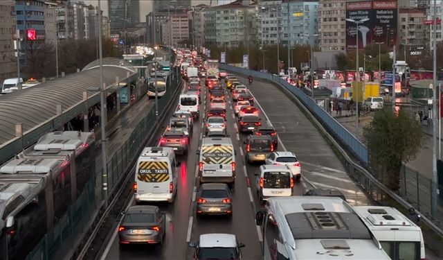 İstanbul'da trafik yoğunluğu yüzde 100'e yaklaştı