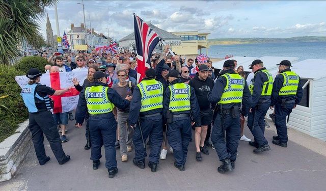 Avrupa’da Sağın Yükselişi: İngiltere’de Ateşlenen Göçmen Karşıtı Söylem