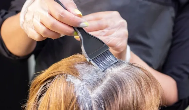 Kışın Boya Sonrası Saç Soğuk Su ile mi Yıkanmalı, Saç Boyası Nasıl Kalıcı Olur, Boyadan Sonra Hangi Ürünler Kullanılmalı?