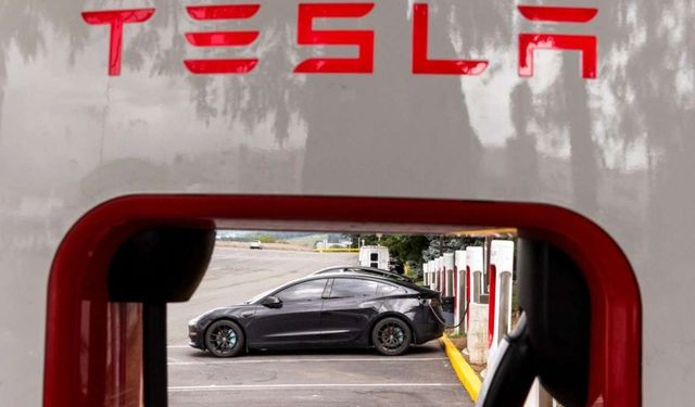 Tesla Mad Max modu nedir, nasıl çalışır, güvenlik riskleri neler? Full Self-Driving (Tam Otonom Sürüş) sistemi nedir, Tesla neden eleştiriliyor?