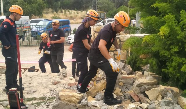 Düğün salonunda dekoratif kemer yıkıldı: 1 ölü 1 yaralı
