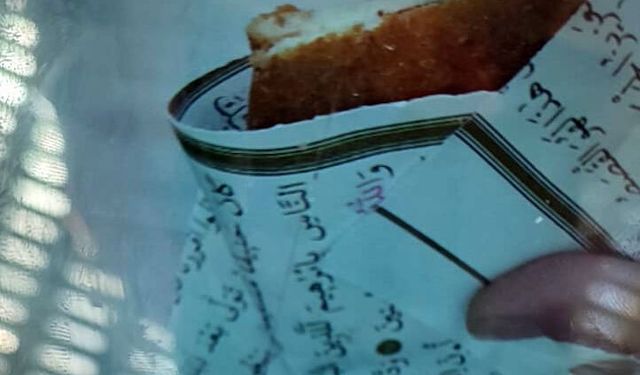 Kur'an-ı Kerim sayfalarını tost kağıdı yaptılar!