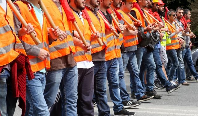 Belediyeyle sendika anlaşamadı: 23 bin işçi iş bırakıyor!