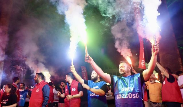 CHP'li İzmir Büyükşehir Belediyesinde grev başladı