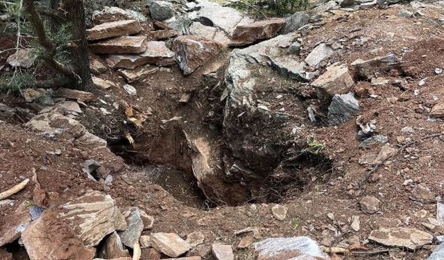 Eski vali kaçak kazı yaparken yakalandı!