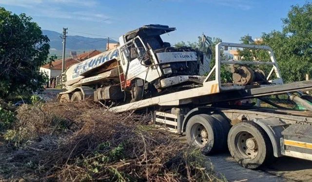 İş makinesini deviren sürücü faciayı engelledi