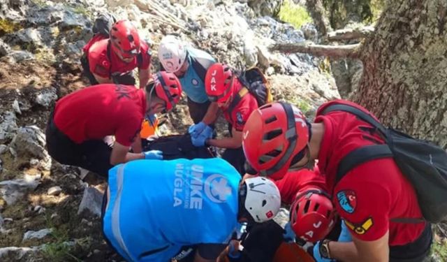 Muğla'da paraşüt faciası: Kayalıklara çakıldı!