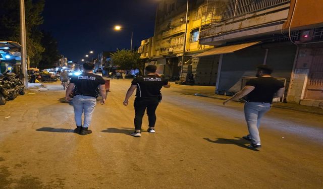 Adana Emniyeti fena çarptı! 63 şüpheli gözaltında