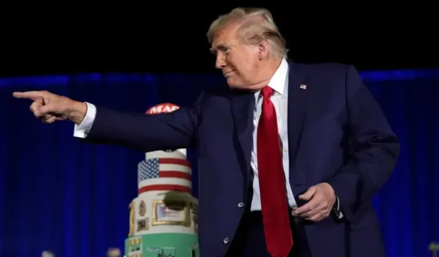 Orta Doğu yanarken Trump doğum günü partisi yapıyor!