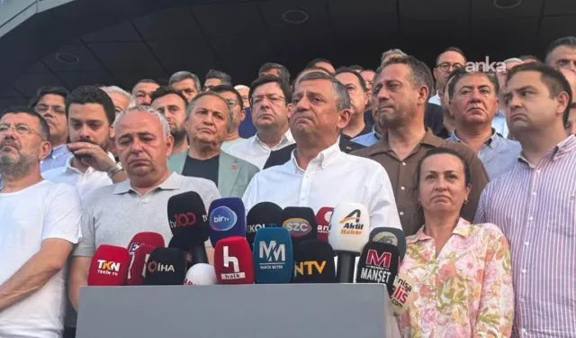 Özgür Özel gözyaşları içinde Ferdi Zeyrek'in cenaze programını açıkladı