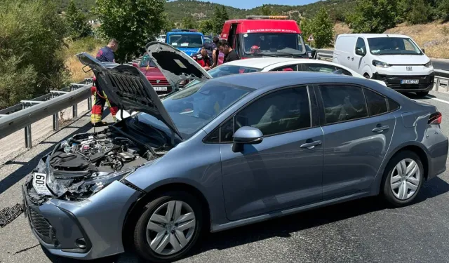 Balıkesir'de zincirleme kaza: Asfalt eridi, 8 yaralı