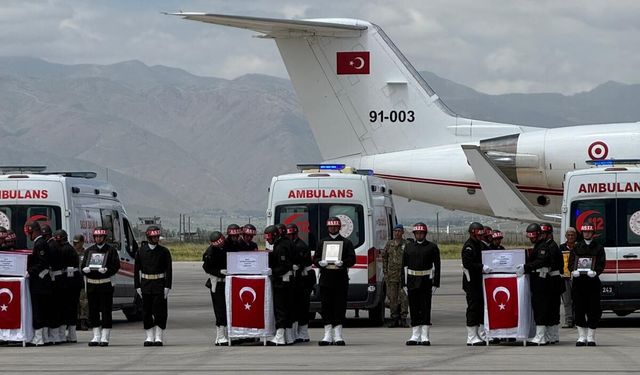 Hakkari'de şehit olan 6 asker için tören düzenlendi