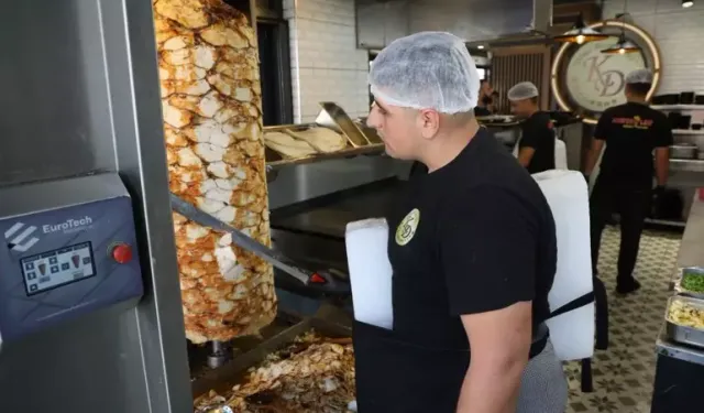 Adana 40 dereceyi aştı: Serinlemenin sırrı bu kez döner ustalarından geldi!