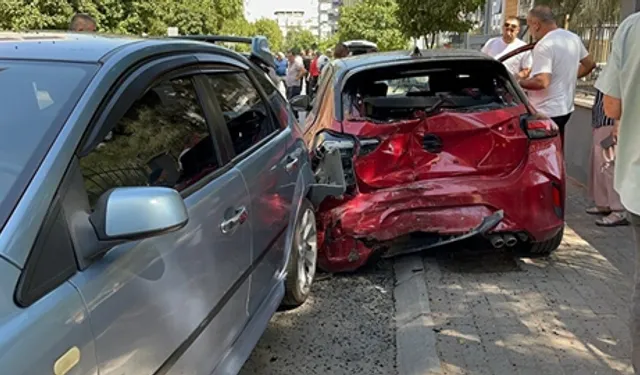 6 araca çarptı: Kaza sebebi topuklu ayakkabı!