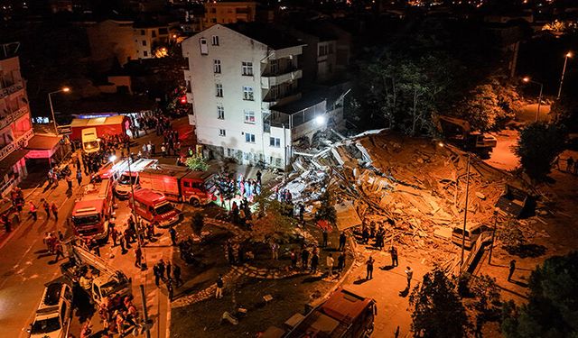 Saniyeler sonra yıkılmıştı... Balıkesir'deki bina ile ilgili korkunç iddia!
