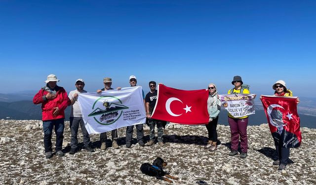 Dağcılardan 30 Ağustos kutlaması