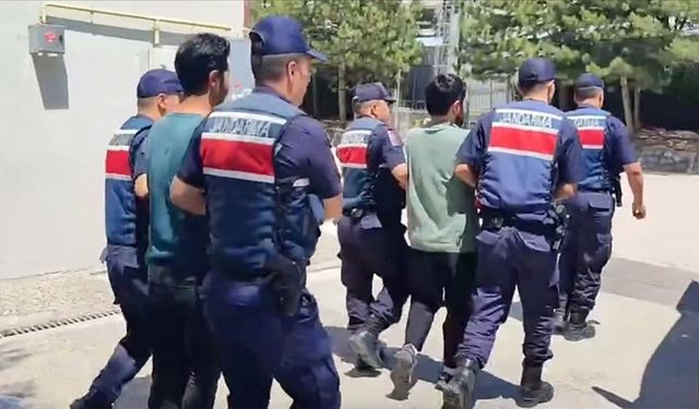 DEAŞ’a geçit yok: 26 şüpheli kıskıvrak yakalandı!