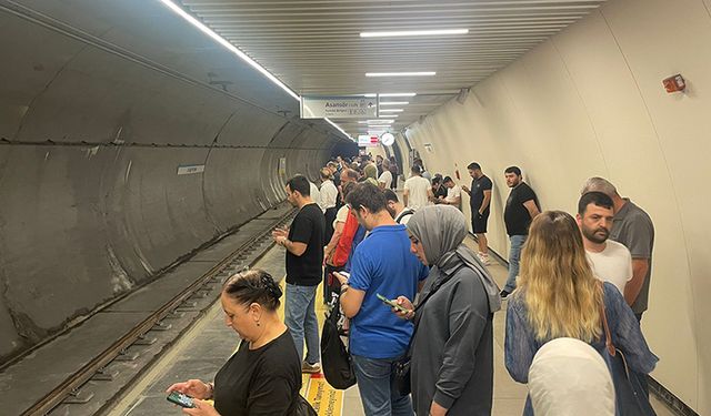 Metroda teknik arıza: Duraklarda yoğunluk yaşandı!