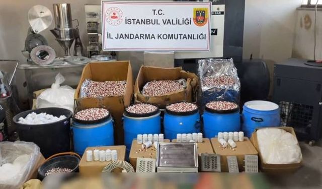 İstanbul'daki operasyonlarda 847 bin 600 kimyasal hap ele geçirildi