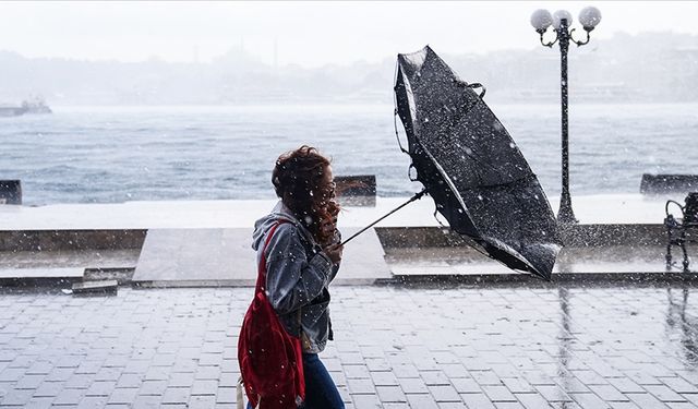 Meteorolojiden şiddetli fırtına uyarısı! Rüzgâr İstanbul'u uçuracak!