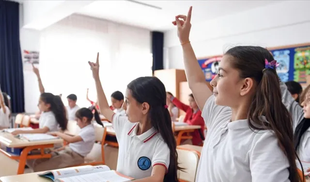 Okullarda yeni düzenleme: Tek tip zorunluluğu geliyor mu?
