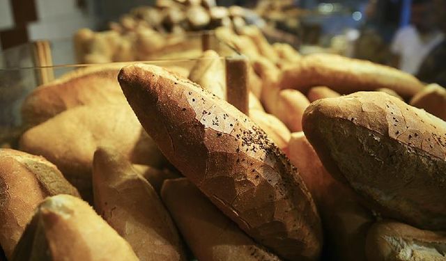 Ankara'da ihtiyaç sahiplerine ekmek yardımı yapıldı
