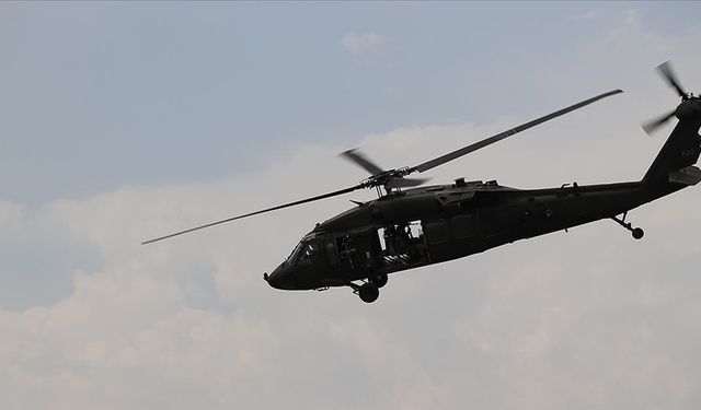 İzmir'de helikopter mısır tarlasına çakıldı: Pilot hayatını kaybetti!
