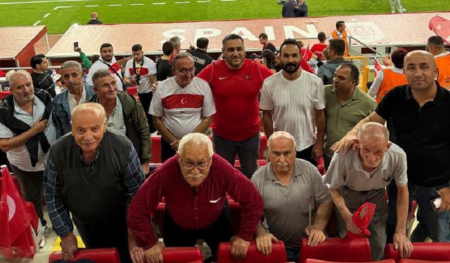 Keçiören Belediyesi huzurevi sakinlerini milli maça götürdü