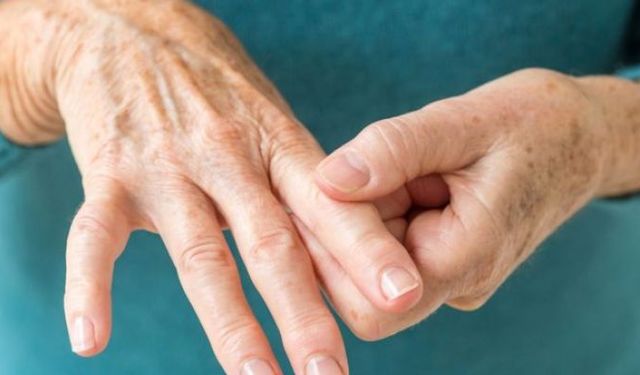 Artrit nedir? Belirtileri, nedenleri ve tedavisi