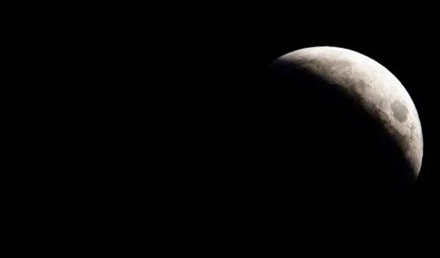 Çinli bilim insanlarından Ay’ın karanlık yüzüne dair çarpıcı keşif