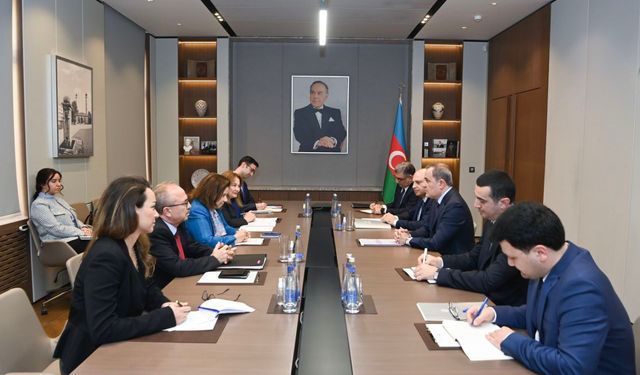 Azerbaycan ve Türkiye Dışişleri heyetleri Bakü’de bir araya geldi