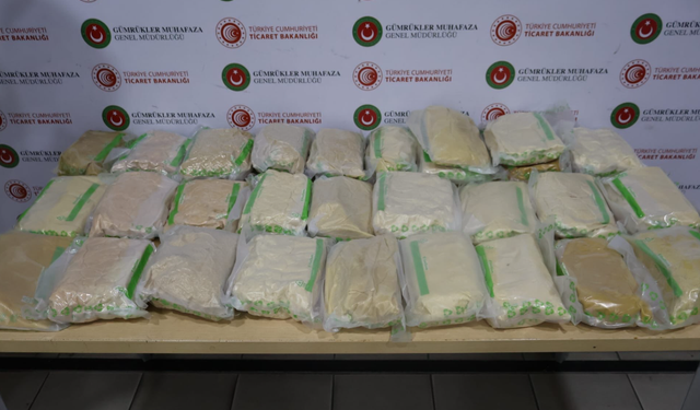 Kapıkule’de uyuşturucuya geçit yok: İki araçta 20 kilo esrar yakalandı