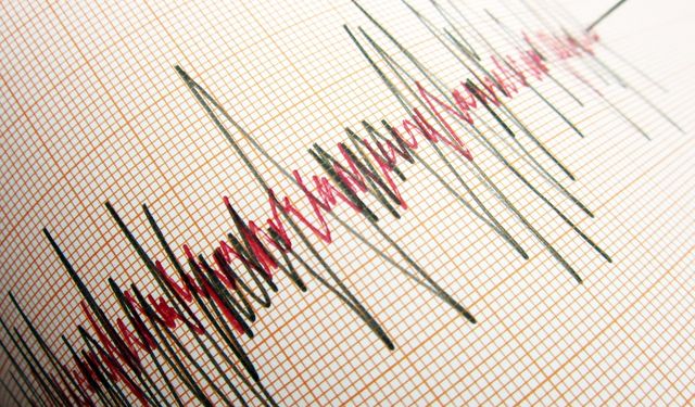 Erzurum’da 3,5 büyüklüğünde uykudan uyandıran deprem!