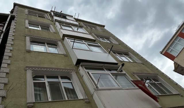 Fatih’te sır dolu ölüm: Genç kadın 5. kattan düşerek can verdi!