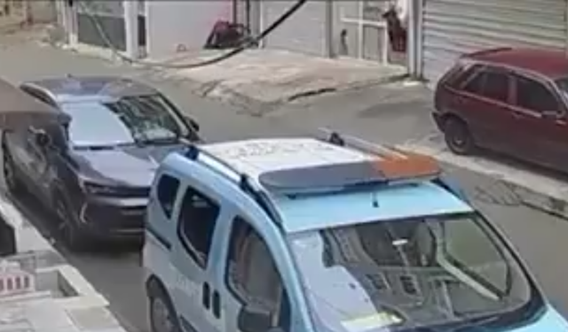 Buca'da çocuğunu okula götürürken eski eşi tarafından 11 kez bıçaklandı