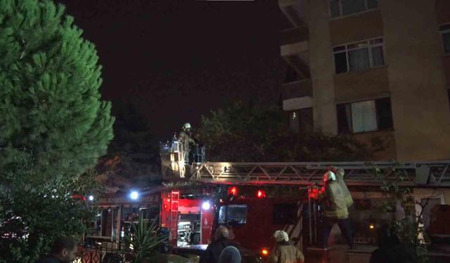 Kadıköy’de tehlikeli yangın: 20 kişi hastanelik oldu!