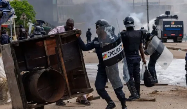 Kamerun’da 92 yaşındaki Biya yeniden seçildi, protestolar patlak verdi