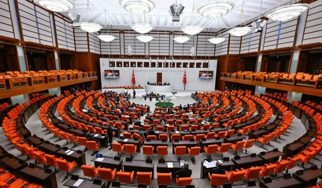 Meclis’te yoğun gündem: Ekonomi raporu, yeni Yargı Paketi ve trafik cezaları…