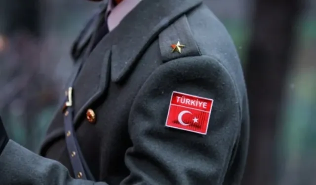 Atatürk fotoğrafı takmayı reddeden teğmen TSK’ya geri döndü
