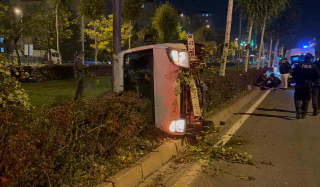Kayseri'de alkollü sürücü ağacı devirip yan yattı, burnu bile kanamadı!
