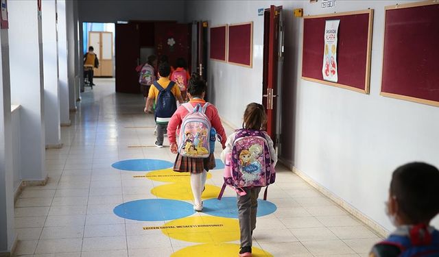 18 milyon öğrenci okula dönüyor: Ara tatil sona erdi!