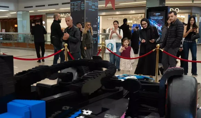 Ankara'da 400 bin lego parçasıyla yapılan formula 1 aracı ANKAmall AVM'de sergileniyor!